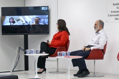 Akemi Kamimura, Eduardo Almeida, via Skype, Carla Ventura e Guilherme Ary Plonski