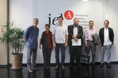 João Sette Whitaker, Ermínia Maricato, Fernando Haddad, Luis Massonetto, Omar Pereyra e Fernando de Mello Franco