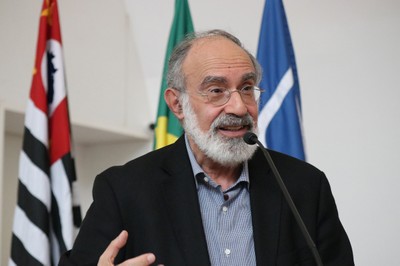 Guilherme Ary Plonski, vice-diretor do IEA