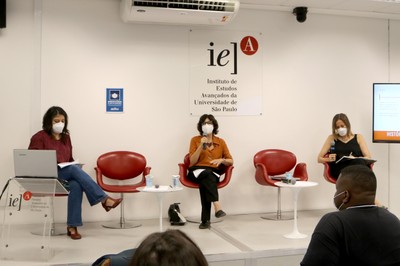 Carolina Nakagawa Lanfranchi, Viviane Ferreirinho e Fraya Frehse  