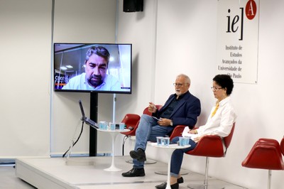 André Luís dos Santos, via vídeo-conferência, René Mendes e Silvana Liberto Alves Maia 