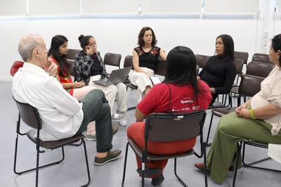 Arissana Pataxó, Geni Núñez, Liliana Souza e Silva, Natália Tupi, Sandra Benites, Francy Baniwa e Martin Grossmann   