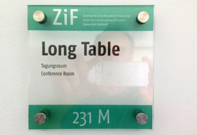 Placa de indicação da sala de reuniões