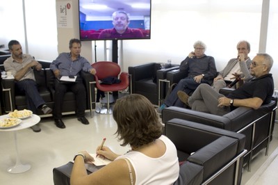 A partir da esquerda, Nelson Gouvea, Miguel Bucalem, Renato Anelli via video-conferencia, Pedro Jacobi, Martin Grossmann e Paulo Saldiva