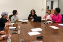Eliana Sousa Silva conduz reunião com integrantes do Programa Centralidades Periféricas