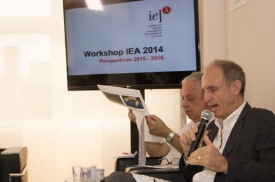 Martin Grossmann abre o Workshop ao lado de Carlos Roberto Ferreira Brandão, vice-diretor do IEA