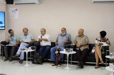 A partir da esquerda, Rafael Borsanelli, Martin Grossmann, Pablo Mariconda, José Pedro de Oliveira Costa e Lúcia Maciel Barbosa de Oliveira