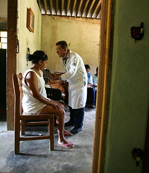 Foto da capa da edição 78 da revista "Estudos Avançados"