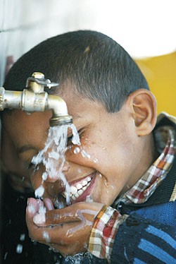 meninoaguag.jpg