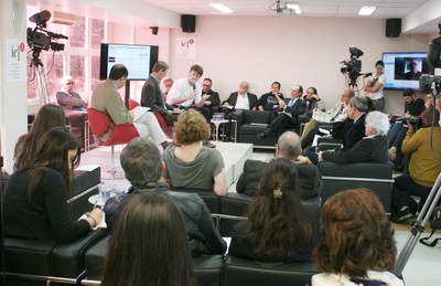 Matheus Preis answers a question from the interviewers