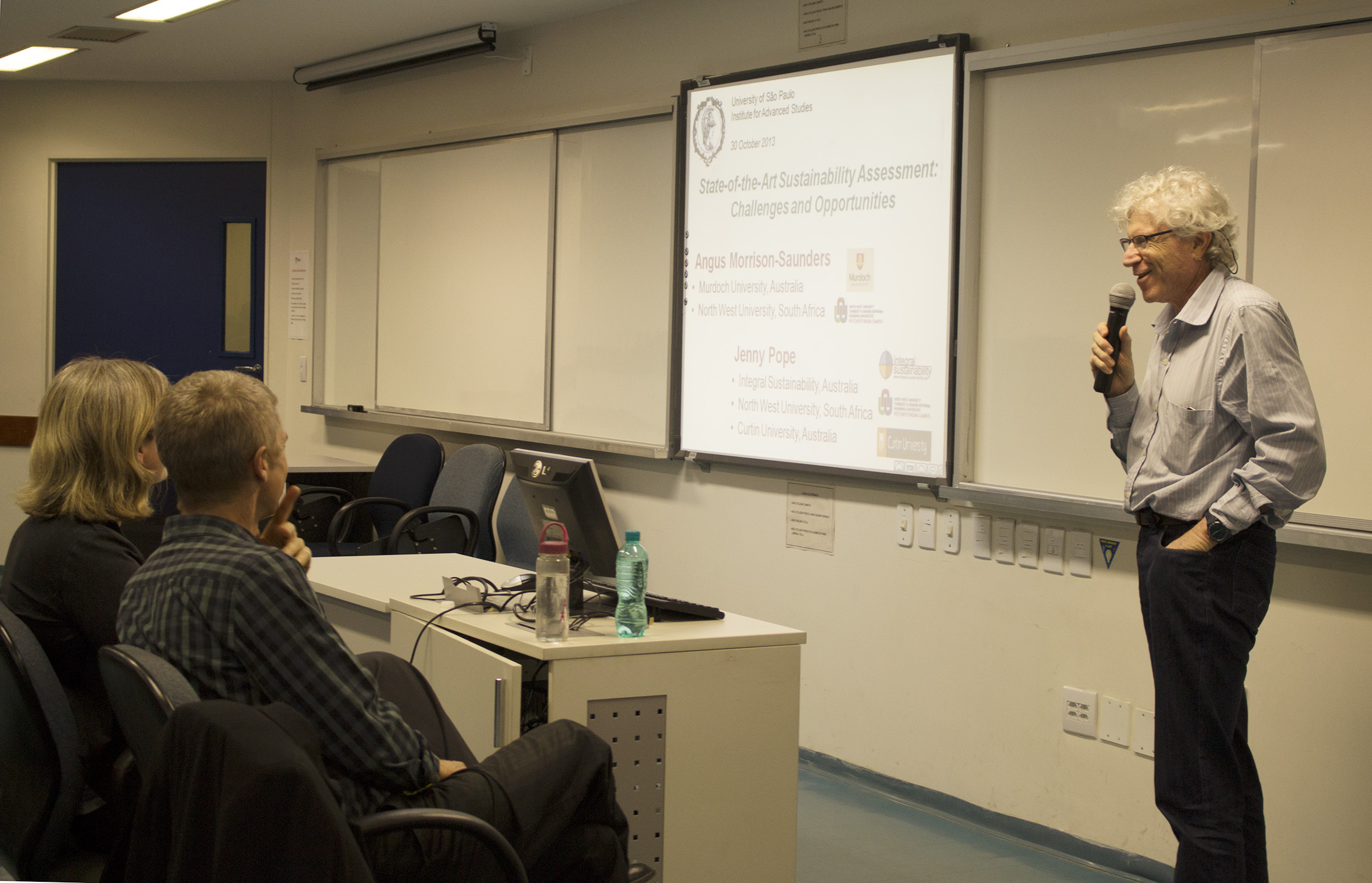 Pedro Jacobi opens the event