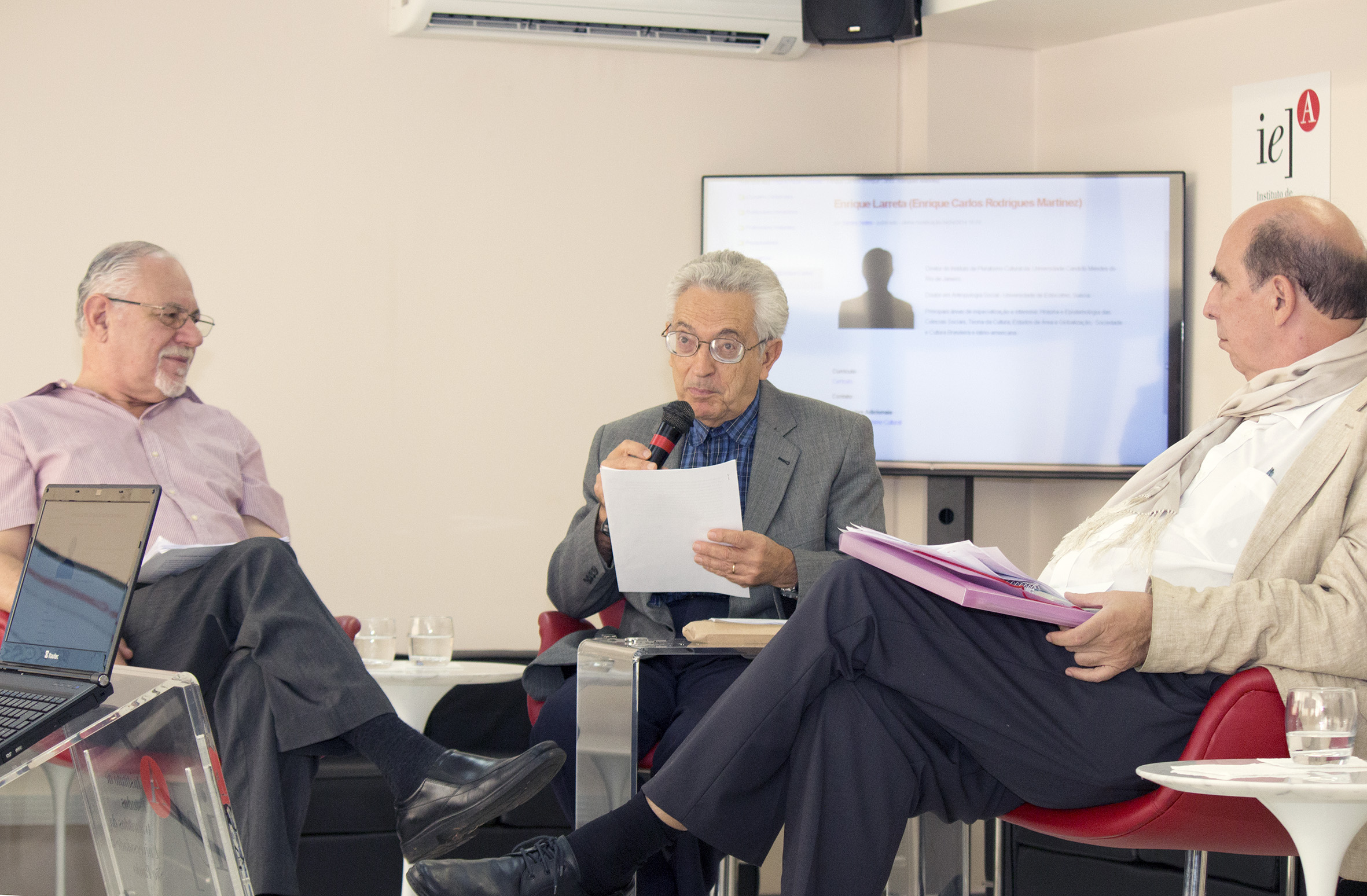 From left to right: Bernardo Sorj, Alfredo Bosi and Enrique Larretta