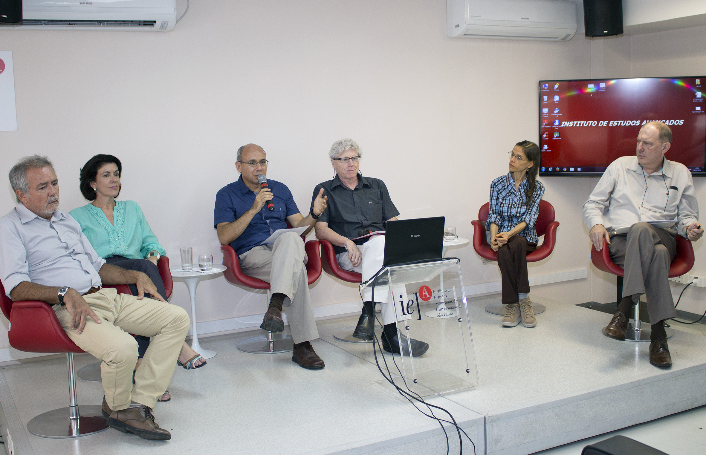 Márcio Automare, Daniela Campos Libório Di Sarno, Wagner Costa Ribeiro, Pedro Jacobi, Susana Prizendt and Maurício de Carvalho Ramos