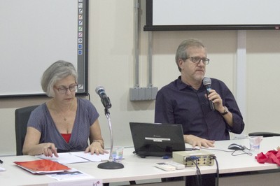 João Paulo Capobianco answering