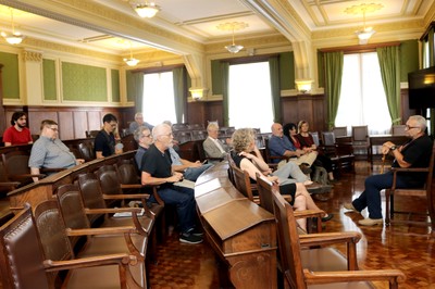 Paulo Saldiva hosts the participants at USP's School of Medicine