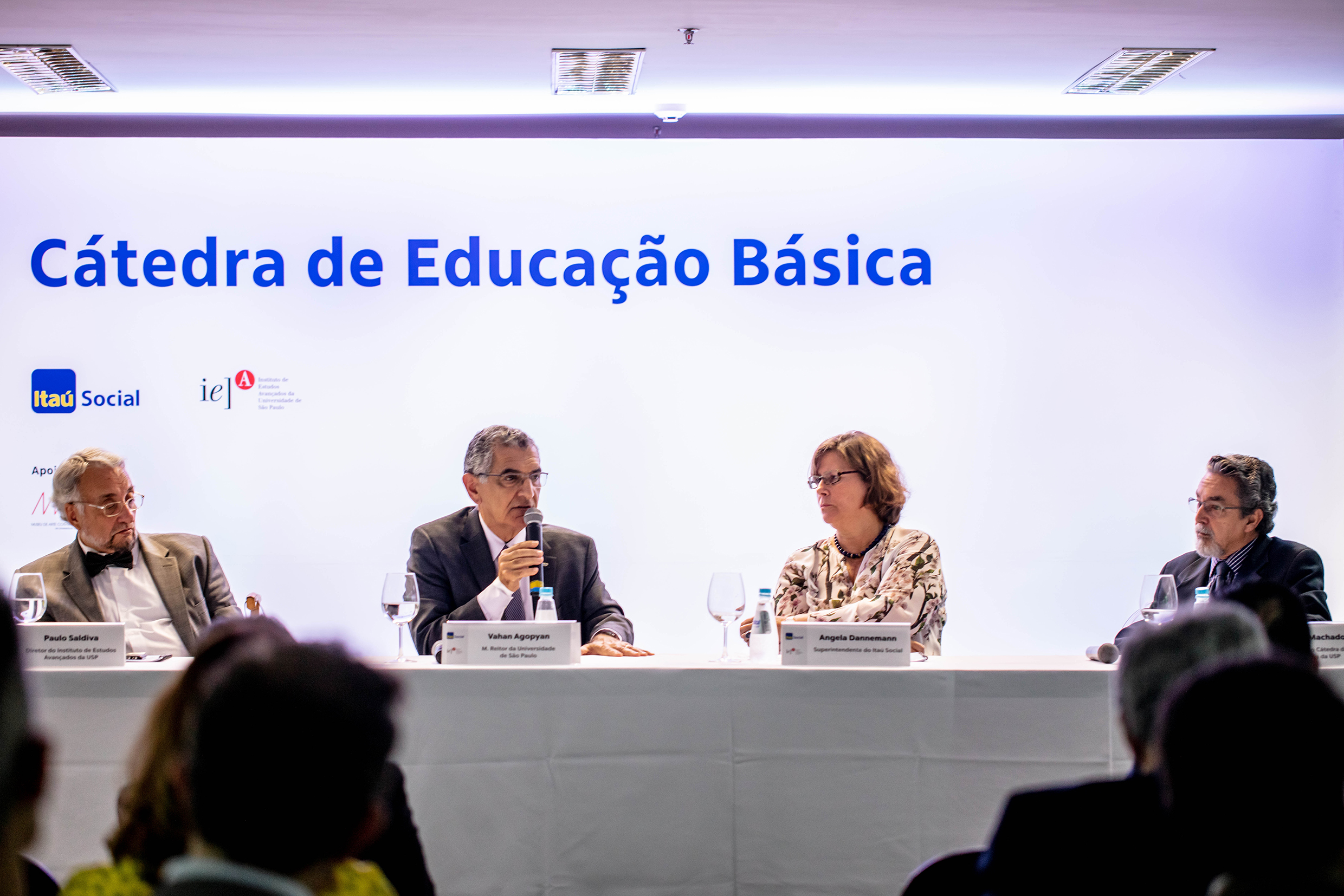 Paulo Saldiva, Vahan Agopyan, Angela Dannemann and Nílson José Machado