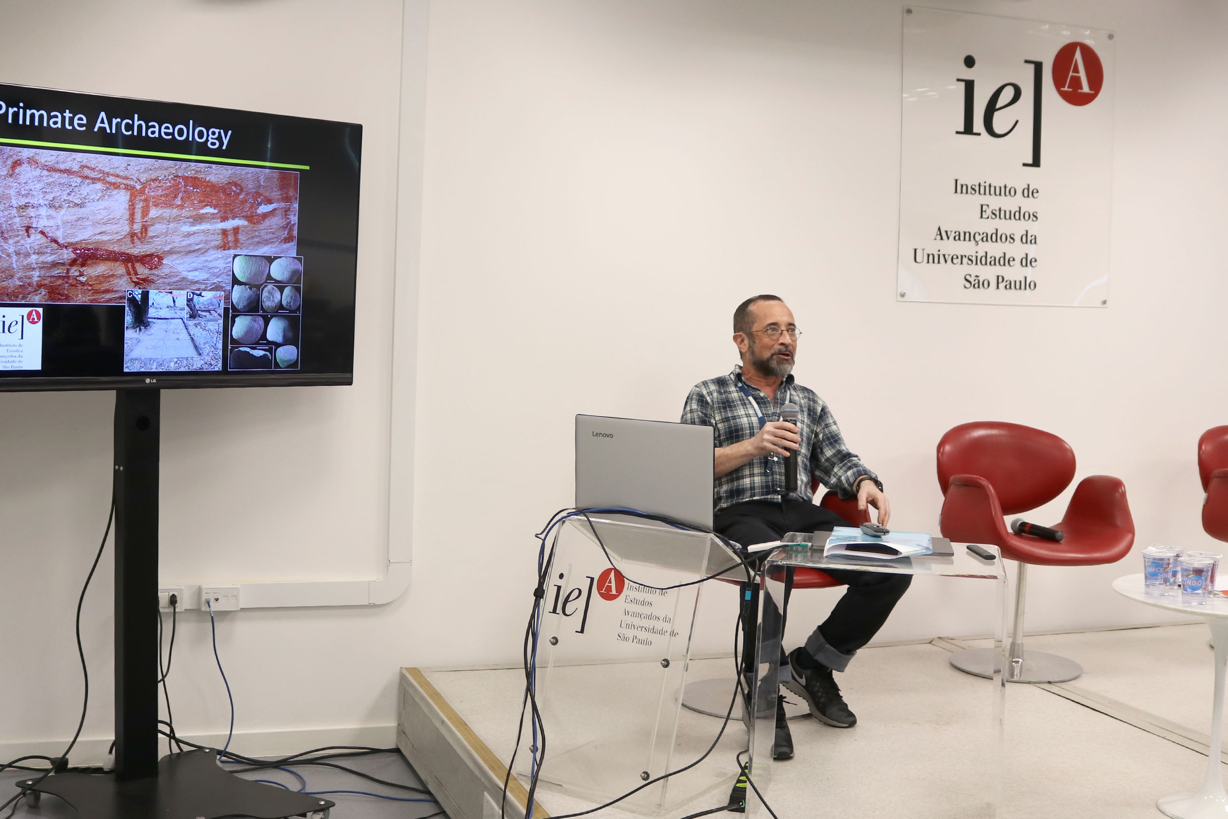 Eduardo Ottoni opens the event