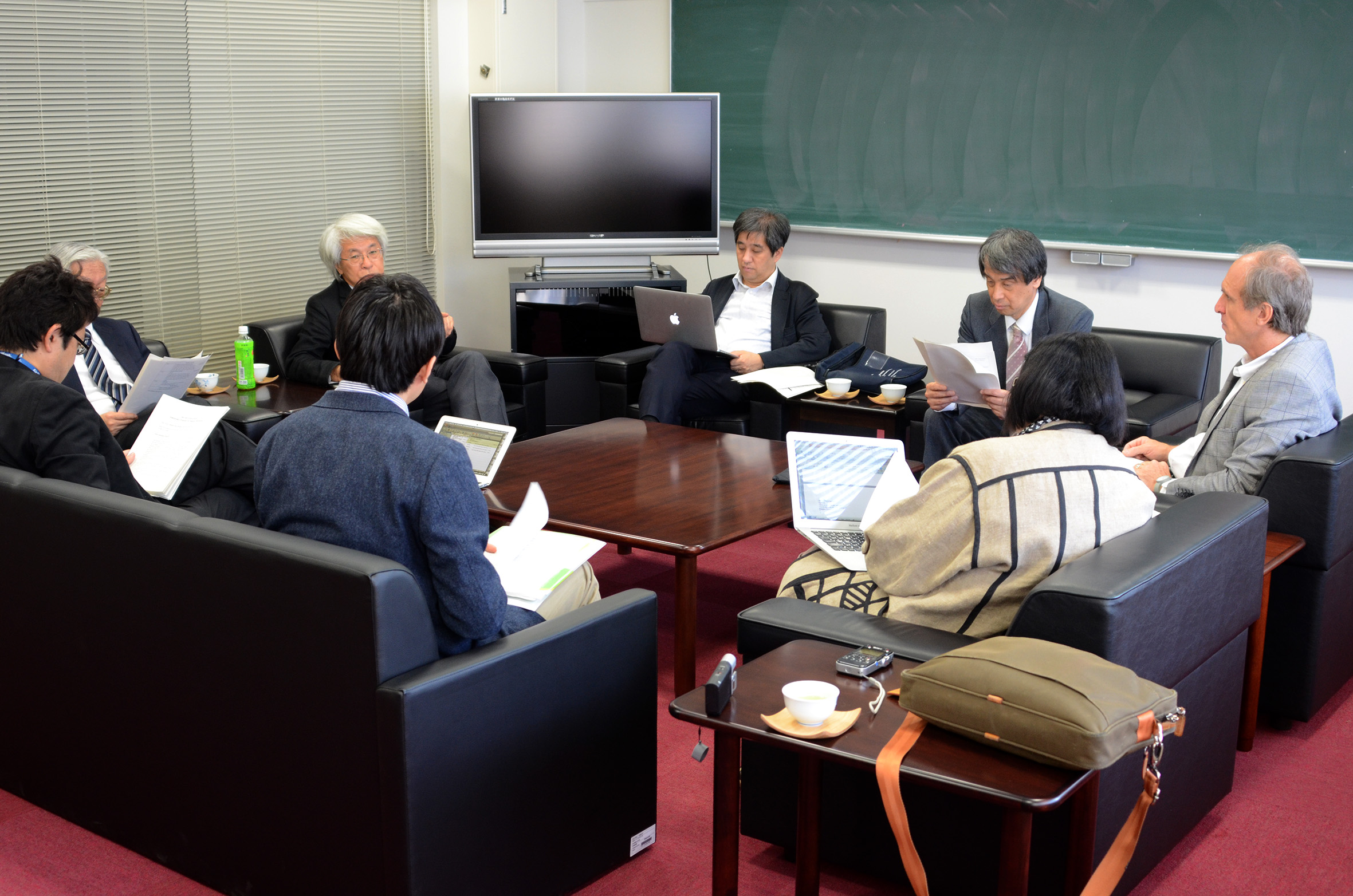 Shigeaki Zaima, Takao Kondo, Naoshi Sugiyama, Takaho Ando, Martin Grossmann, Regina P. Markus, Dapeng Cai and Susumu Saito 