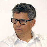 Luis Fuentes - Perfil