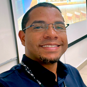 Douglas dos Santos - Perfil