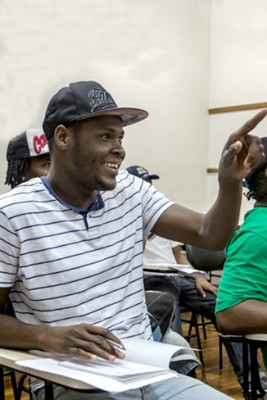 Home aulas portugues para Haitianos