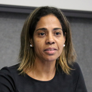 Leticia Reis de Carvalho - Perfil