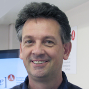 Martin Freer - Perfil