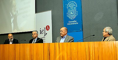 A partir da esq.: Ary Plonski,  Alberto Pfeifer, Wanderley Messias da Cosa e Rafael Duarte Villa