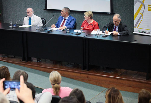 Abertura do 1º seminário do Ciclo Nacional Autonomia Universitária
