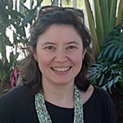 Adriene Baron Tacla - Perfil