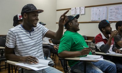 Aulas de português para imigrantes