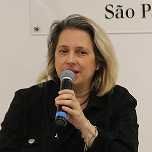 Carla Gilbertoni Carneiro