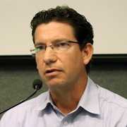 Carlos Banov - Perfil 
