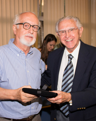 Carlos Guilherme Mota e Eduardo Moacyr Krieger