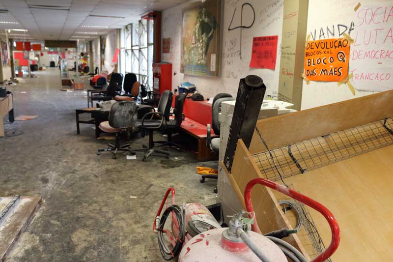 Depredação na Reitoria e no IEA - 1