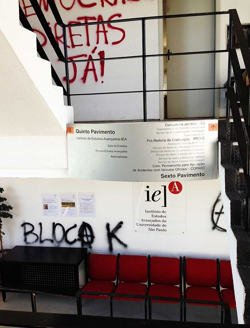 Depredação na Reitoria e no IEA - 13