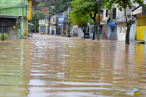 Enchente na Zona Leste de São Paulo