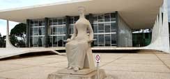 Home 2 - O Estado do Judiciário no Brasil  e a Democracia