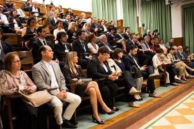 ICA Abertura público