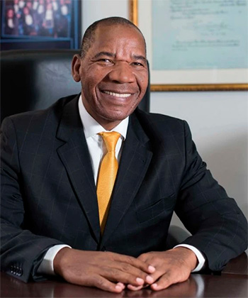 José Vicente, reitor da Unipalmares