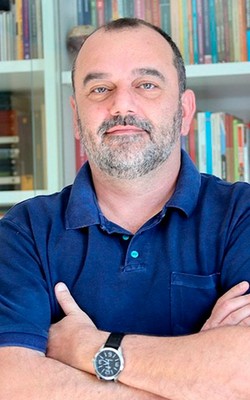 Julio Roberto Groppa Aquino
