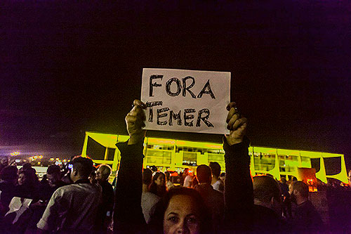Manifestantes em frente ao Palácio do Planalto em 17/5/2017