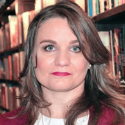 Renata Frade - Perfil
