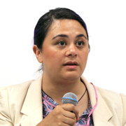 Şerife Wong - Perfil
