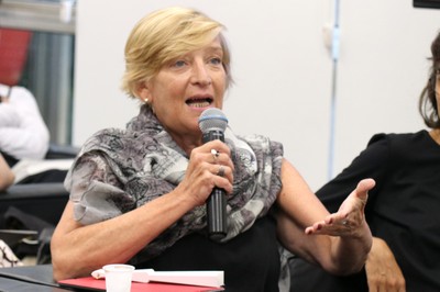 Giselle Beiguelman faz perguntas durante o debate - 05/02/2020