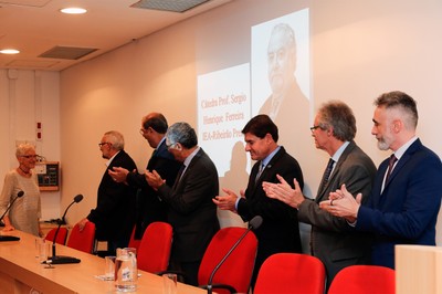 A partir da esquerda, Clotilde Rossetti Ferreira, Paulo Saldiva, Luiz Roberto Liza Curi, Vahan Agopyan, Antonio Duarte Nogueira, Mozart Ramos, Antonio José da Costa Filho e Fernando de Queiroz Cunha