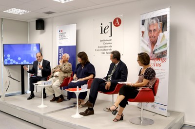 Eugênio Bucci, Antonio Dimas, Luciana Garbin, Yves Teyssier d'Orfeuil  e Marisa Midori Deaecto