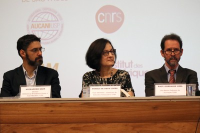 Alexandre Macchione Saes, Roseli de Deus Lopes e Raul Gonzales Lima