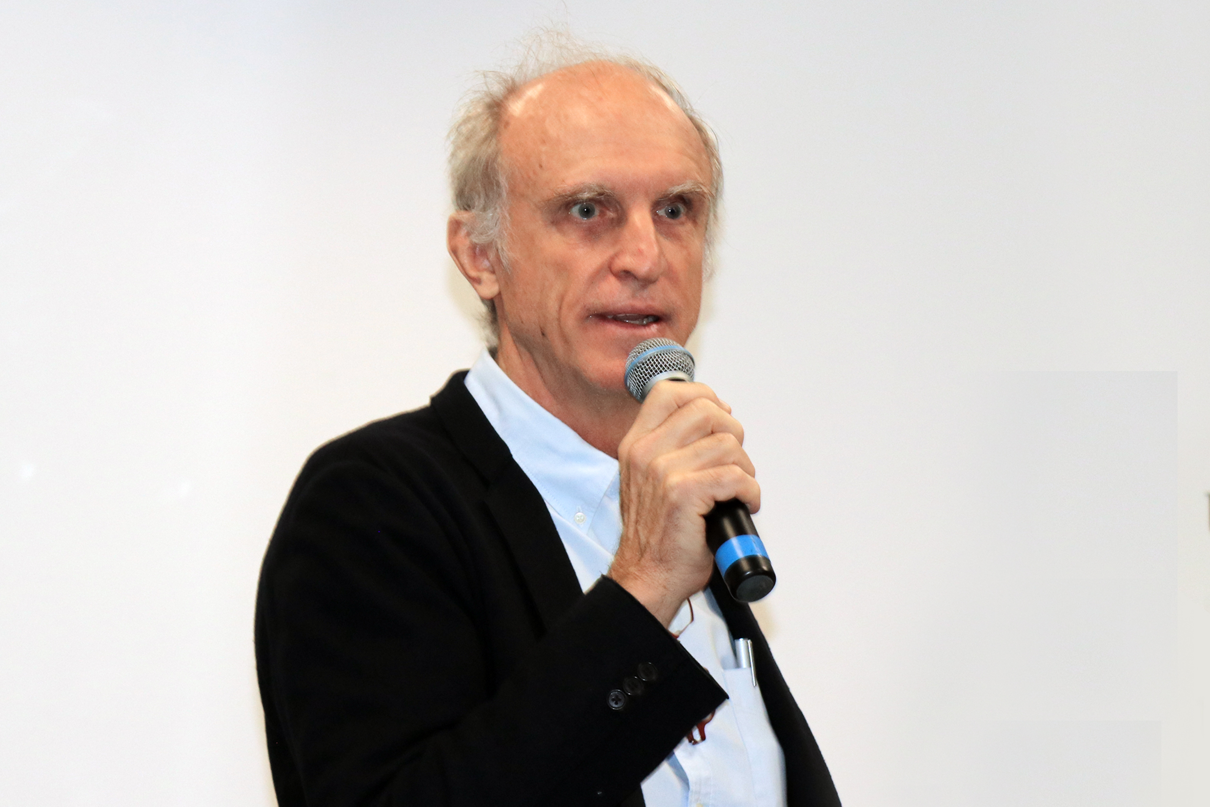 Martin Grossmann faz a abertura do evento