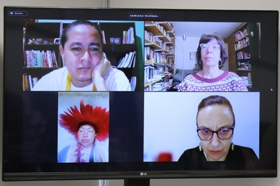 Suzenalson da Silva Santos, Noemi Jaffe (tradutora), Susilene Elias de Melo e Sandra Mara Salles, via vídeo-conferência